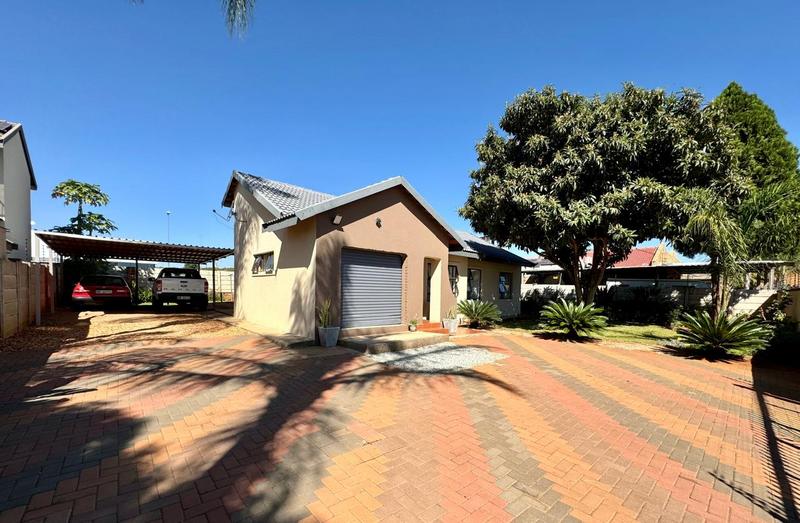 5 Bedroom Property for Sale in Bendor Limpopo