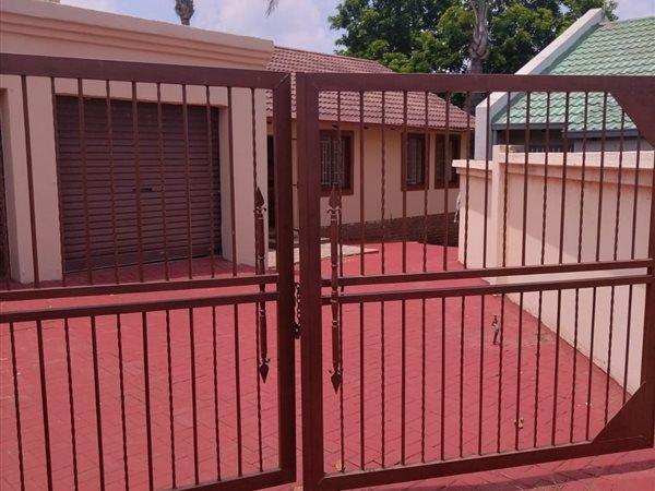 3 Bedroom Property for Sale in Elandspoort Limpopo