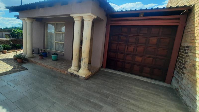 3 Bedroom Property for Sale in Westenburg Limpopo