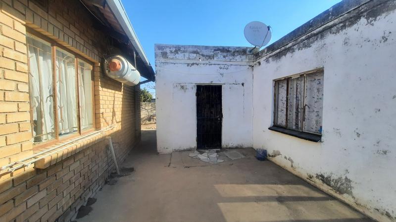 5 Bedroom Property for Sale in Seshego Limpopo