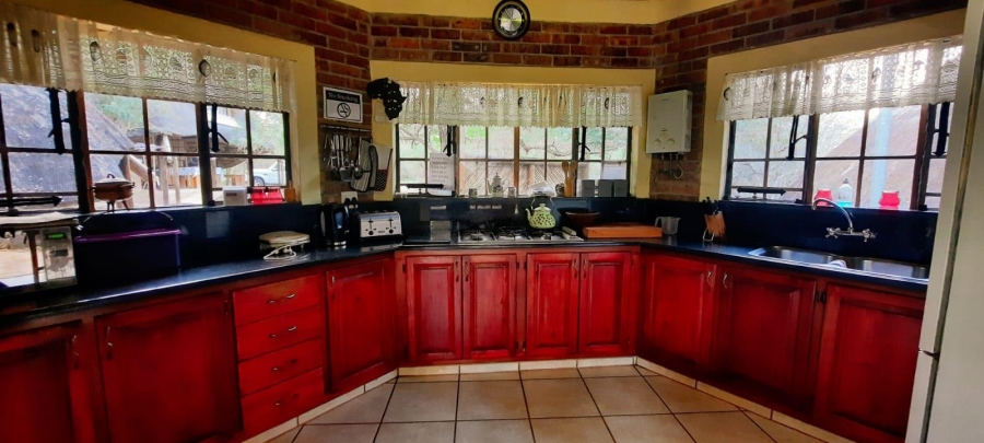 5 Bedroom Property for Sale in Marloth Park Mpumalanga