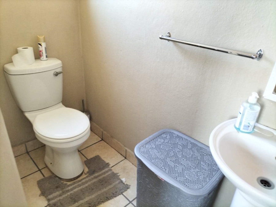 1 Bedroom Property for Sale in Nelspruit Mpumalanga