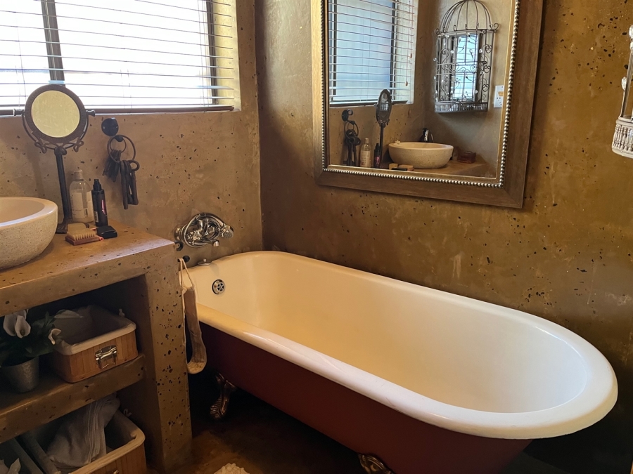 6 Bedroom Property for Sale in Die Heuwel Mpumalanga