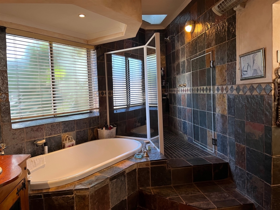 6 Bedroom Property for Sale in Die Heuwel Mpumalanga