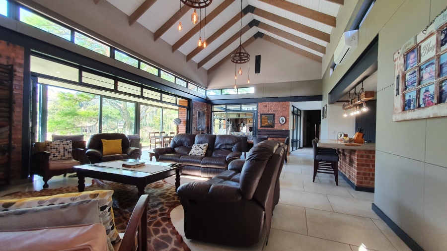 7 Bedroom Property for Sale in Sonheuwel Mpumalanga