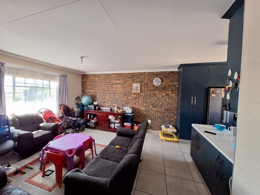 To Let 2 Bedroom Property for Rent in Noordrand Mpumalanga