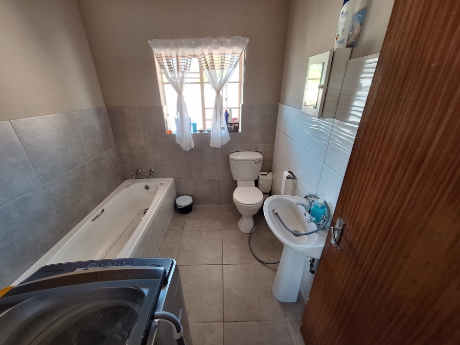 To Let 2 Bedroom Property for Rent in Noordrand Mpumalanga