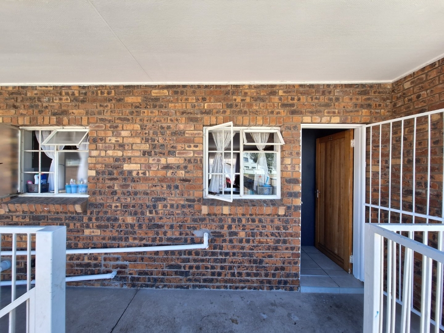 To Let 2 Bedroom Property for Rent in Noordrand Mpumalanga