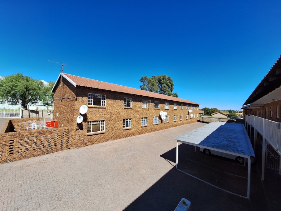 To Let 2 Bedroom Property for Rent in Noordrand Mpumalanga