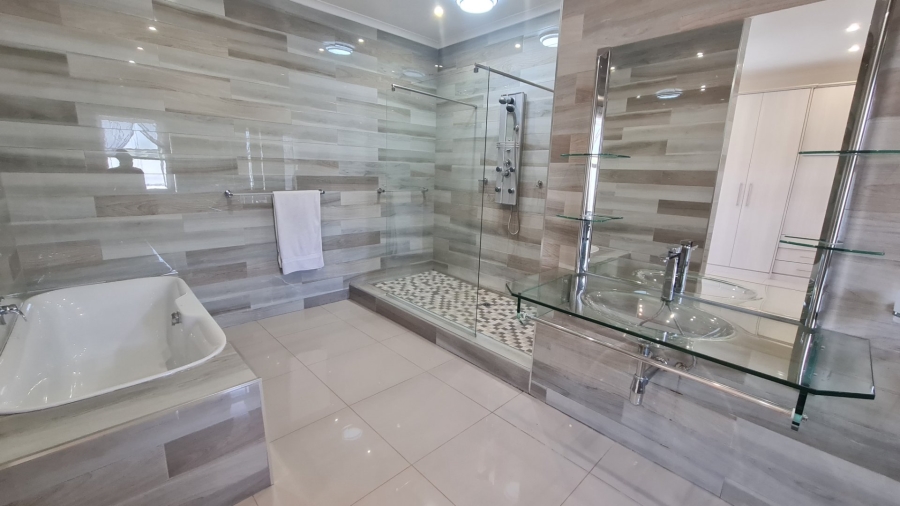 4 Bedroom Property for Sale in Ntulo Wildlife Estate Mpumalanga