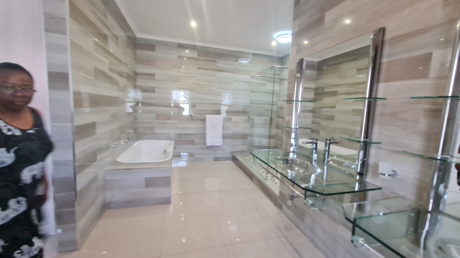 4 Bedroom Property for Sale in Ntulo Wildlife Estate Mpumalanga