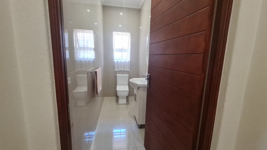 4 Bedroom Property for Sale in Ntulo Wildlife Estate Mpumalanga