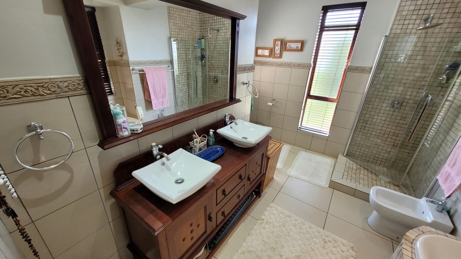 6 Bedroom Property for Sale in Sonheuwel Ext 1 Mpumalanga