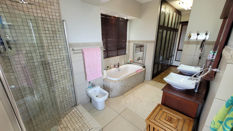 6 Bedroom Property for Sale in Sonheuwel Ext 1 Mpumalanga