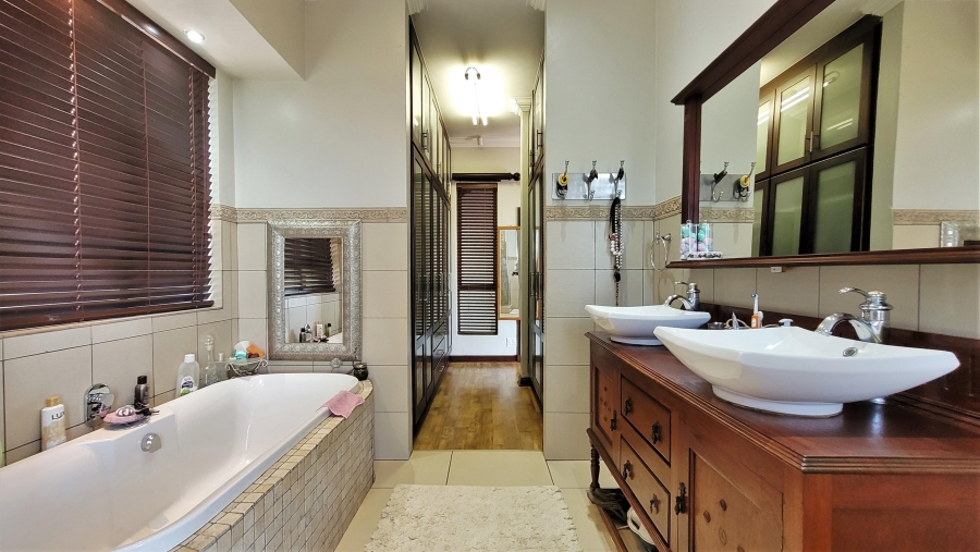 6 Bedroom Property for Sale in Sonheuwel Ext 1 Mpumalanga