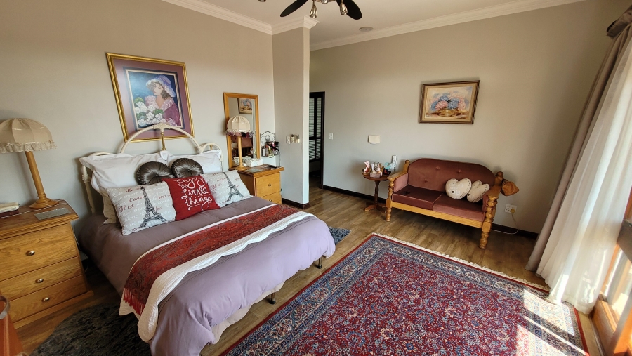 6 Bedroom Property for Sale in Sonheuwel Ext 1 Mpumalanga