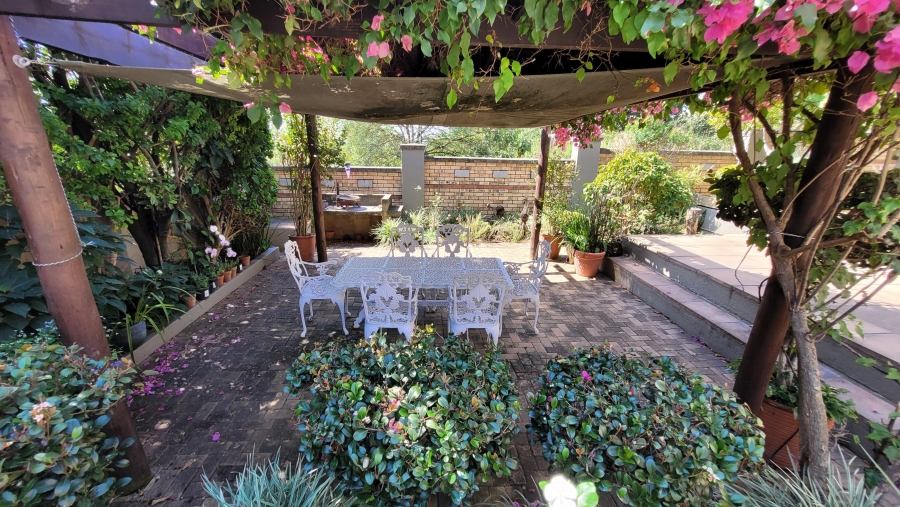 6 Bedroom Property for Sale in Sonheuwel Ext 1 Mpumalanga