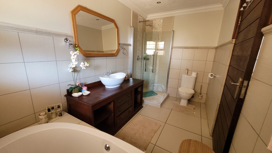 6 Bedroom Property for Sale in Sonheuwel Ext 1 Mpumalanga