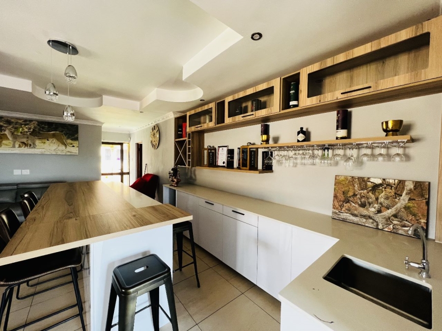 4 Bedroom Property for Sale in Stonehenge Ext 7 Mpumalanga