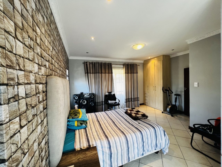 4 Bedroom Property for Sale in Stonehenge Ext 7 Mpumalanga