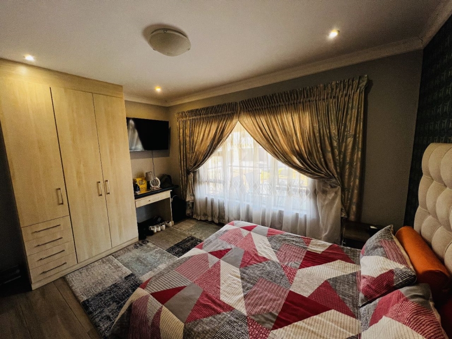 4 Bedroom Property for Sale in Stonehenge Ext 7 Mpumalanga