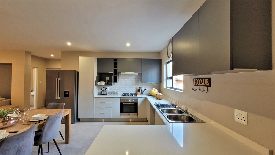 3 Bedroom Property for Sale in Stonehenge Mpumalanga