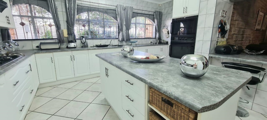 5 Bedroom Property for Sale in Secunda Mpumalanga