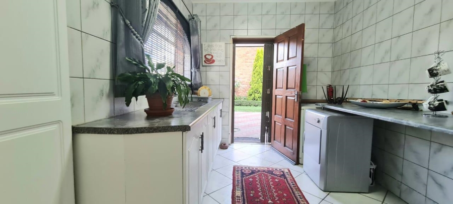 5 Bedroom Property for Sale in Secunda Mpumalanga