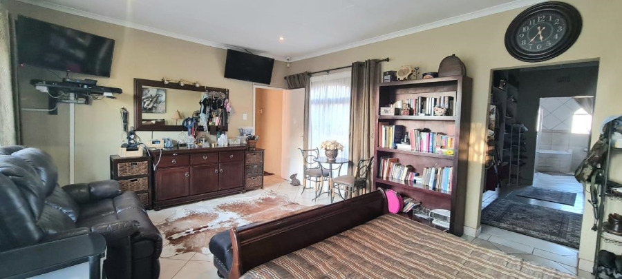 5 Bedroom Property for Sale in Secunda Mpumalanga