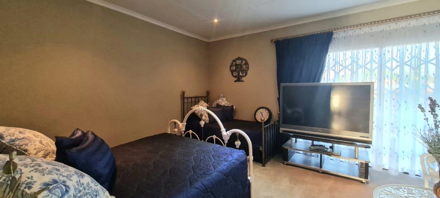 5 Bedroom Property for Sale in Secunda Mpumalanga