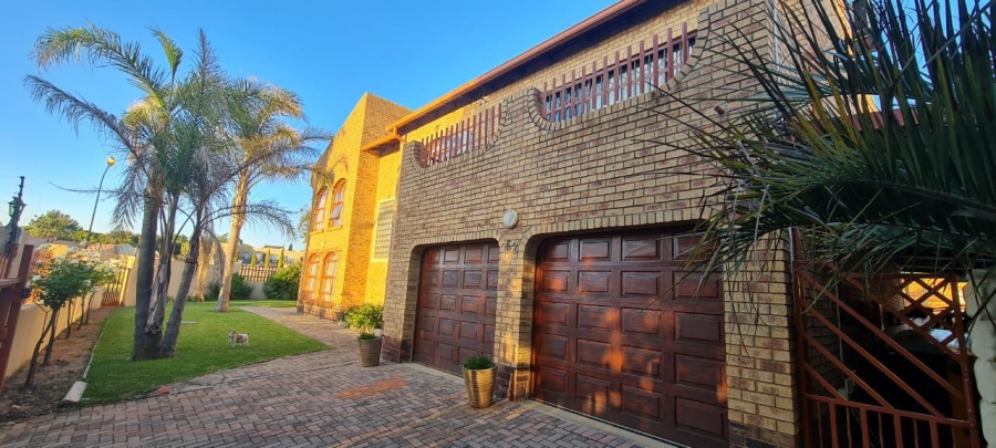 5 Bedroom Property for Sale in Secunda Mpumalanga