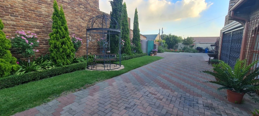 5 Bedroom Property for Sale in Secunda Mpumalanga