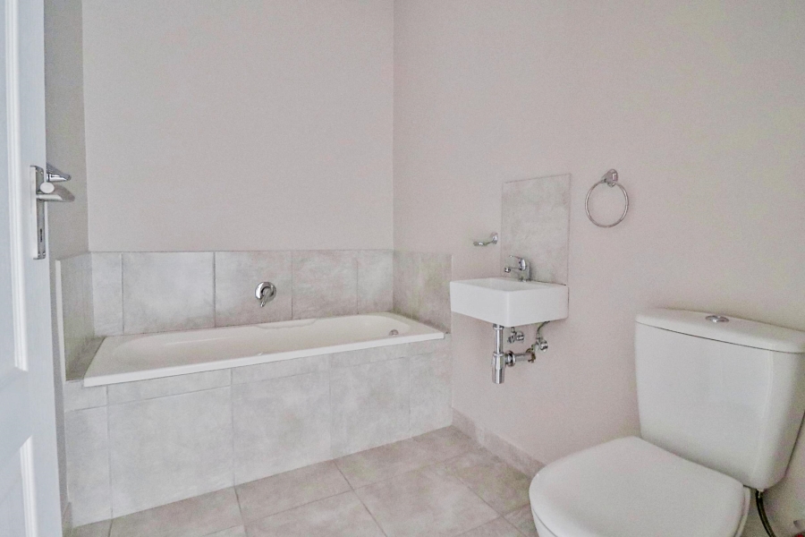 2 Bedroom Property for Sale in Stonehenge Ext 1 Mpumalanga