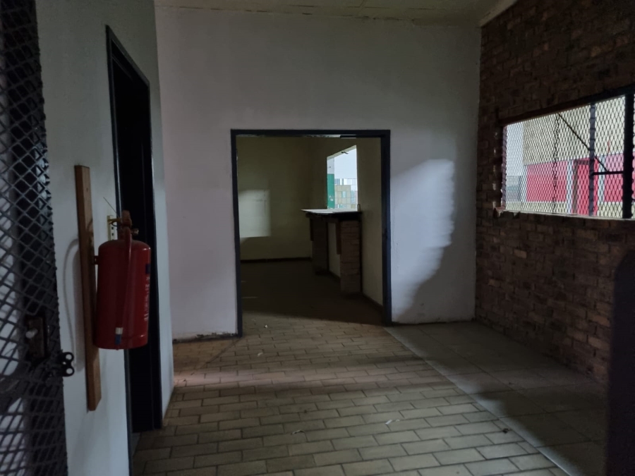 To Let Commercial Property for Rent in White River Mpumalanga