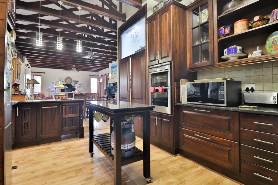 6 Bedroom Property for Sale in Sonheuwel Ext 1 Mpumalanga