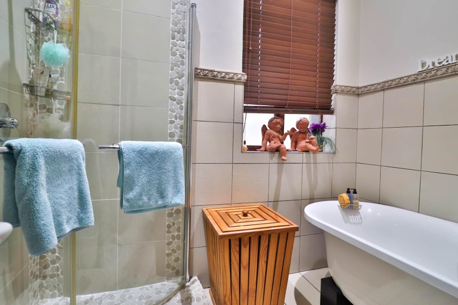 6 Bedroom Property for Sale in Sonheuwel Ext 1 Mpumalanga