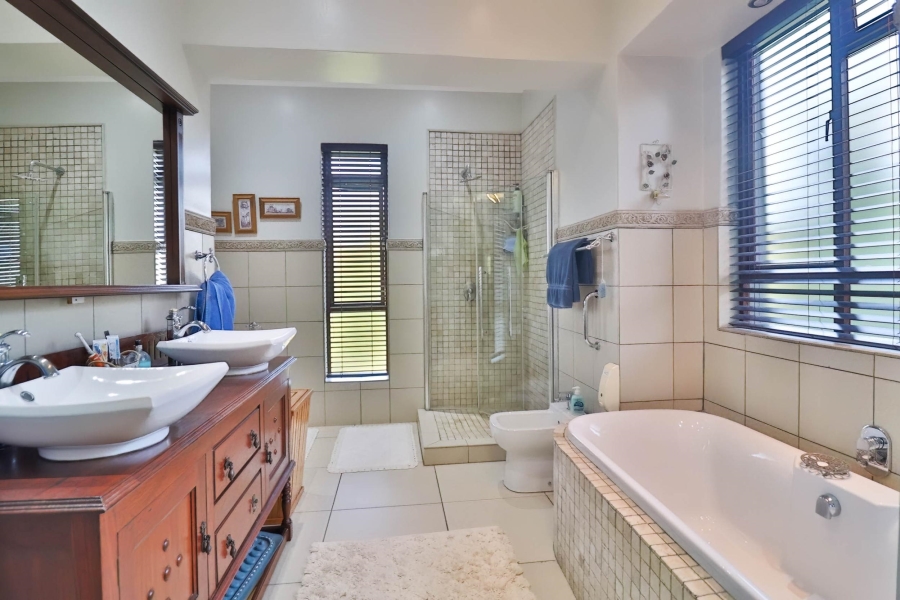 6 Bedroom Property for Sale in Sonheuwel Ext 1 Mpumalanga