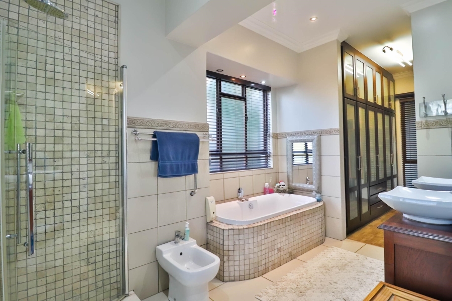 6 Bedroom Property for Sale in Sonheuwel Ext 1 Mpumalanga