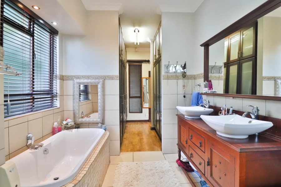 6 Bedroom Property for Sale in Sonheuwel Ext 1 Mpumalanga