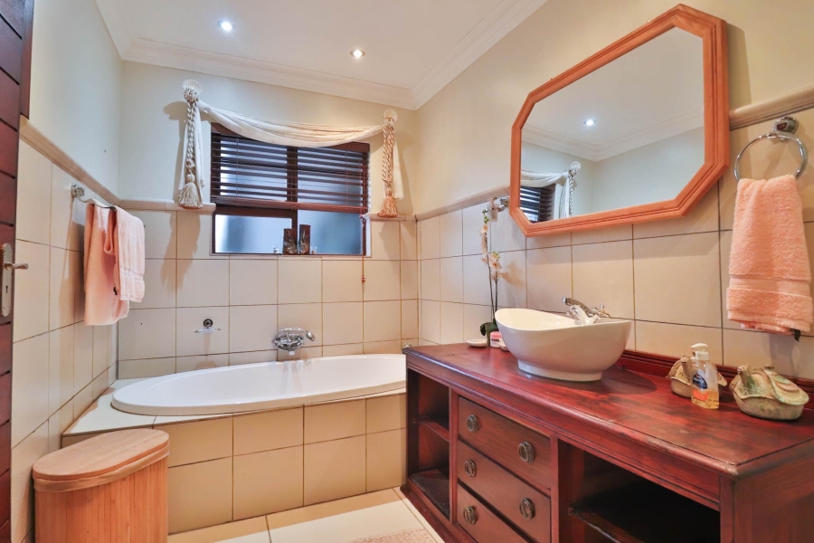 6 Bedroom Property for Sale in Sonheuwel Ext 1 Mpumalanga