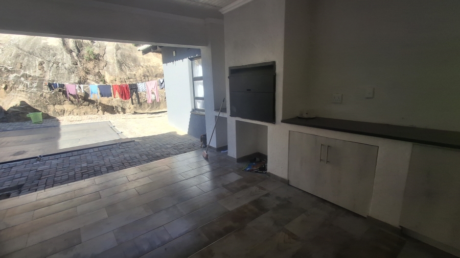 6 Bedroom Property for Sale in Nelspruit Ext 5 Mpumalanga