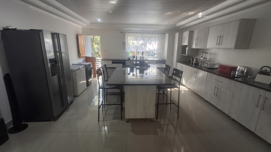 6 Bedroom Property for Sale in Nelspruit Ext 5 Mpumalanga