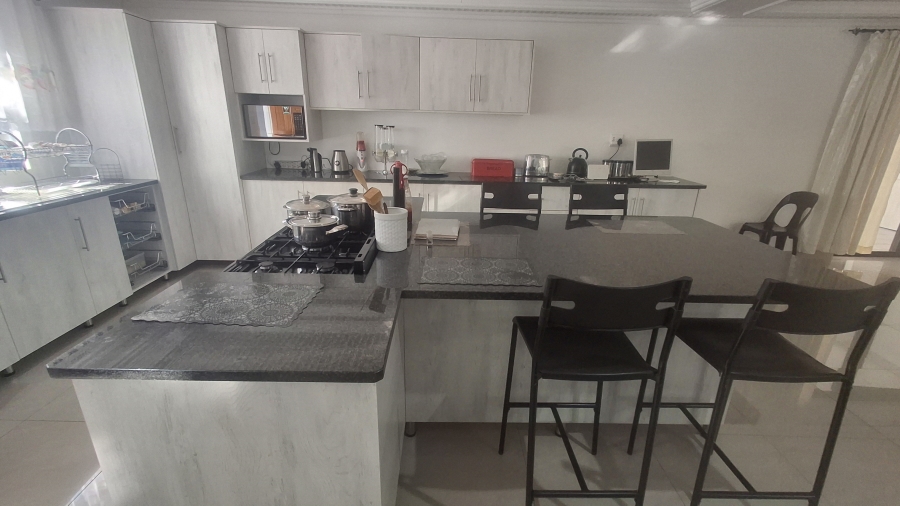 6 Bedroom Property for Sale in Nelspruit Ext 5 Mpumalanga