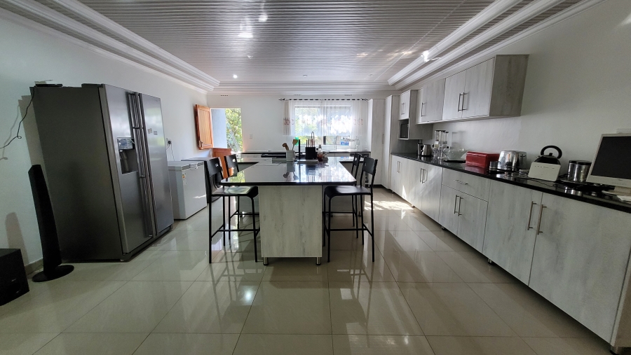 6 Bedroom Property for Sale in Nelspruit Ext 5 Mpumalanga