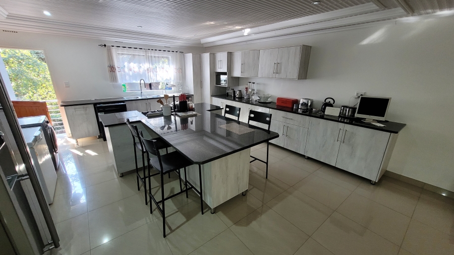 6 Bedroom Property for Sale in Nelspruit Ext 5 Mpumalanga