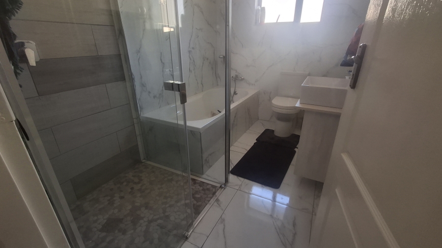 6 Bedroom Property for Sale in Nelspruit Ext 5 Mpumalanga