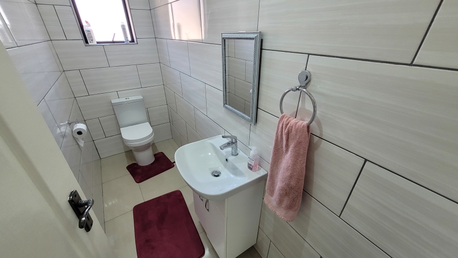 6 Bedroom Property for Sale in Nelspruit Ext 5 Mpumalanga