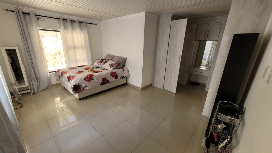 6 Bedroom Property for Sale in Nelspruit Ext 5 Mpumalanga