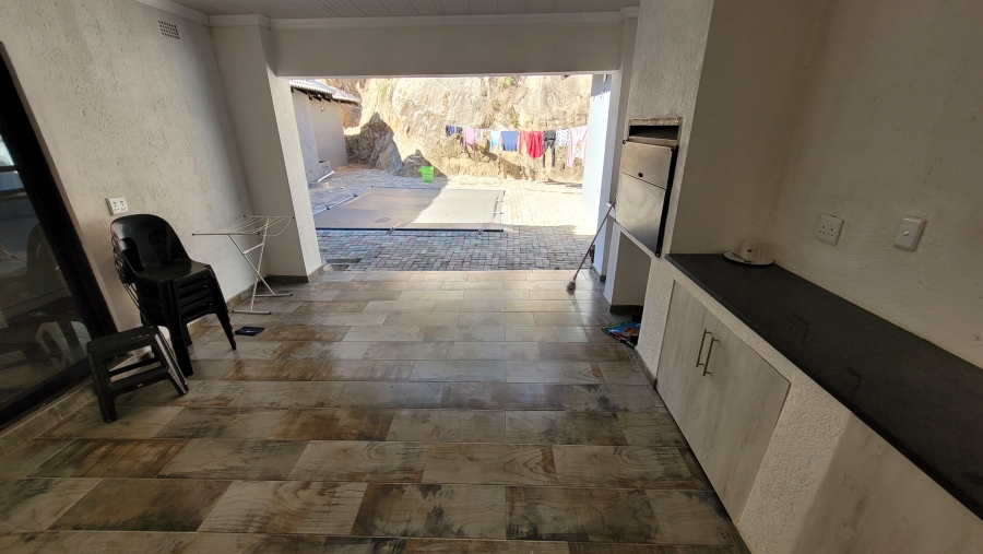 6 Bedroom Property for Sale in Nelspruit Ext 5 Mpumalanga