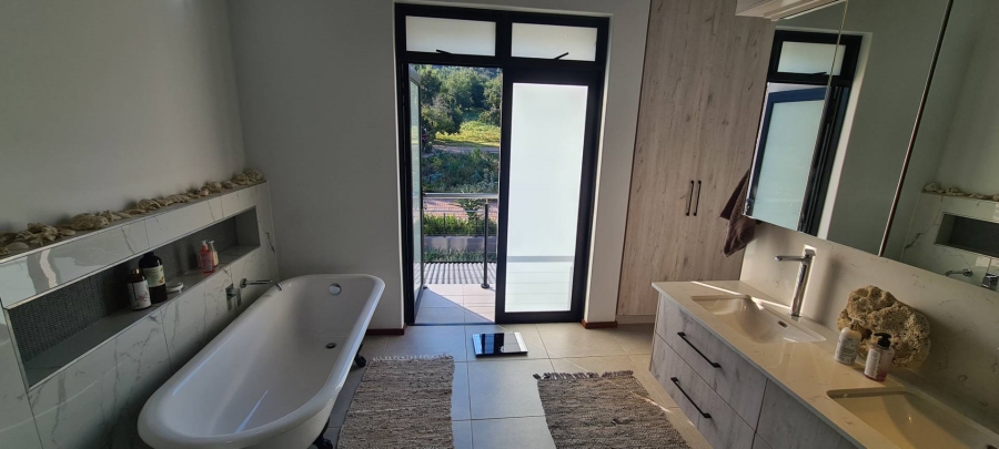 10 Bedroom Property for Sale in White River Mpumalanga